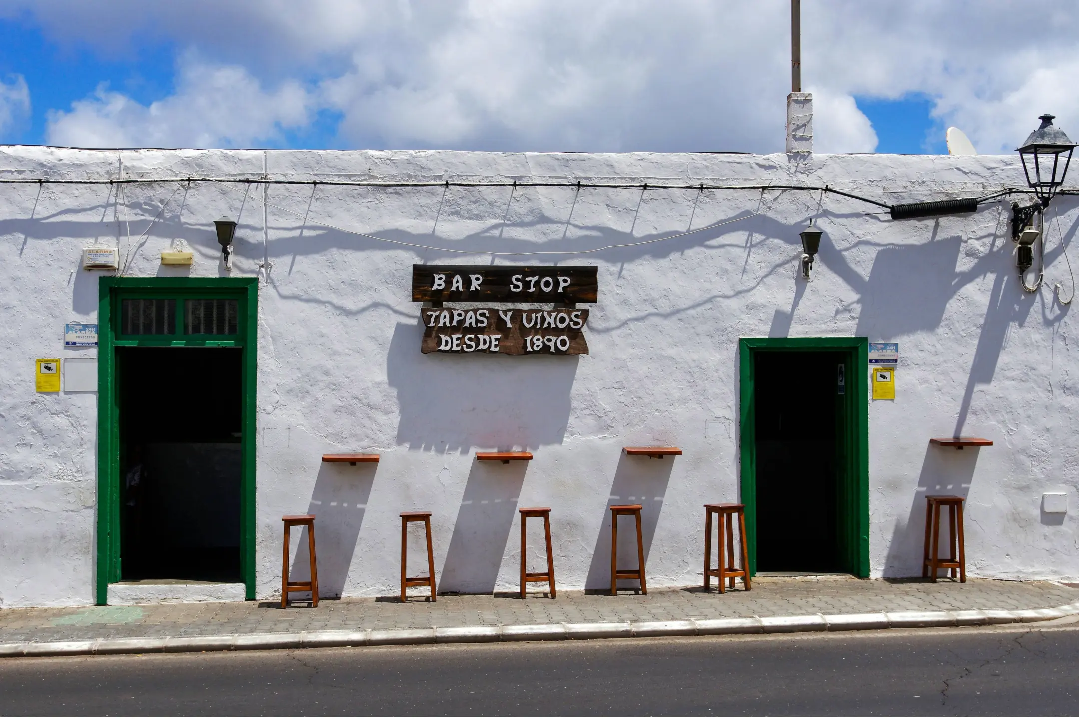 Restaurante local en Lanzarote sirviendo cocina canaria